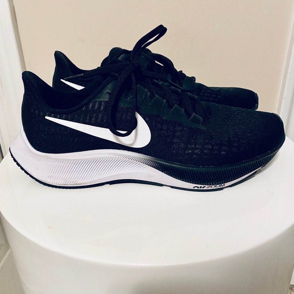 Nike Air Zoom Pegasus 37 Sz 8.5